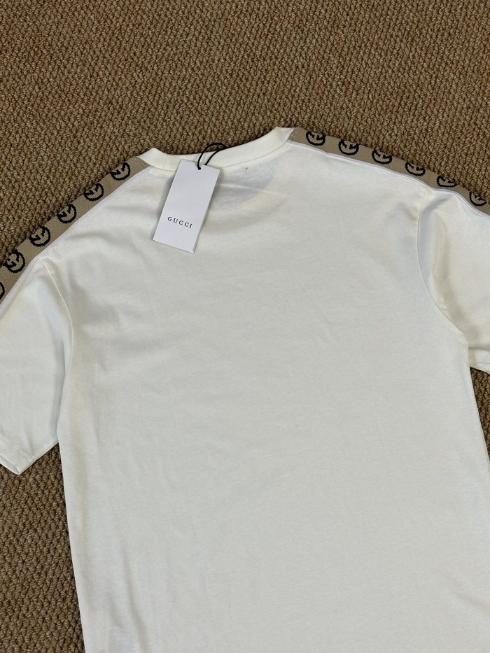 超奇跡の入荷☆ グッチ 激安通販 2024春夏新作肩編みダブルGクルーネック半袖Tシャツ2色