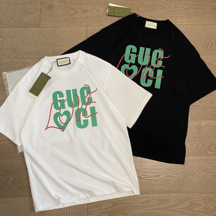 一目惚れ♪ グッチ コピーおすすめ 2024 ss新作カップル丸首カジュアル男女半袖Tシャツ2色