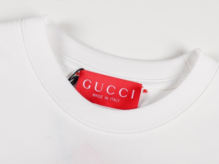 ★超人気 グッチ 偽物通販 24 SS新型キューブダブルGプリント半袖Tシャツ