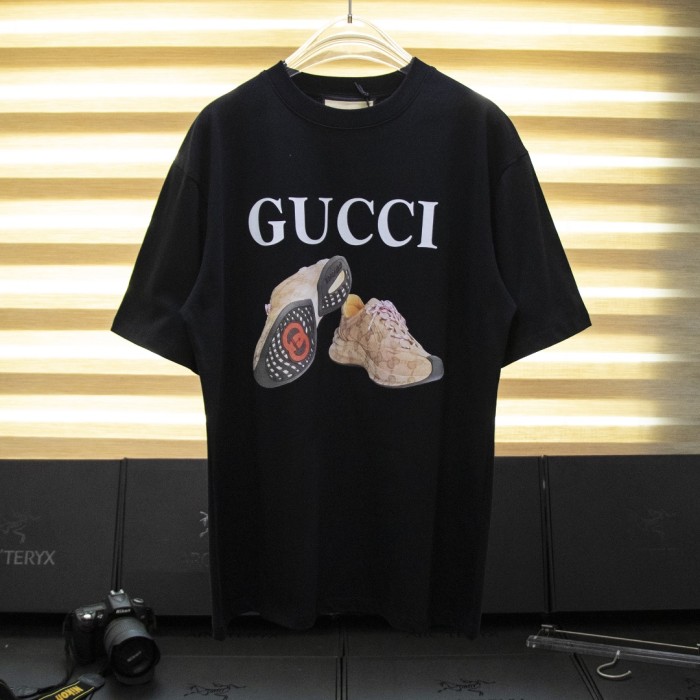 累積売上総額第１位！グッチ 激安偽物 24 SS春夏新作爆型シューズTシャツ2色