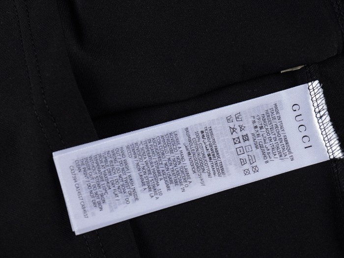 累積売上総額第１位！ グッチ コピー 24 SS新作赤緑ストライププリント半袖Tシャツ