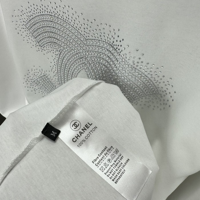 超奇跡の入荷☆ シャネル n級品 2024新型重工業ドリルロゴカップル用半袖Tシャツ