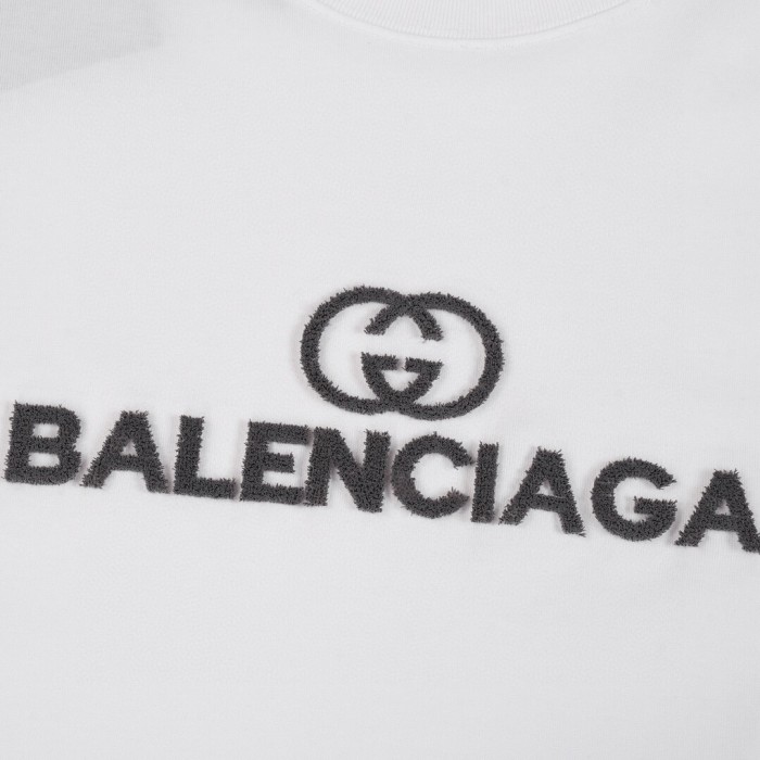【限定】グッチ 激安偽物 ダブルGアルファベット歯ブラシ刺繍半袖Tシャツ