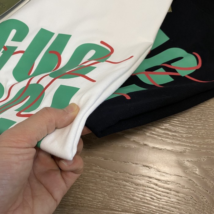 一目惚れ♪ グッチ コピーおすすめ 2024 ss新作カップル丸首カジュアル男女半袖Tシャツ2色