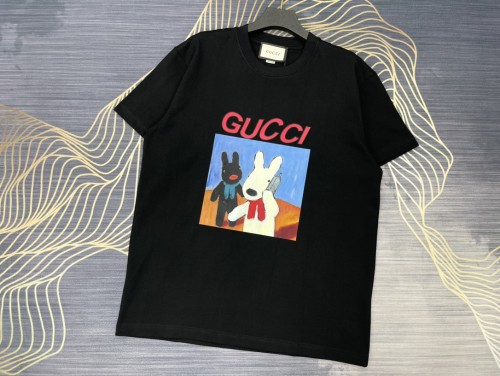 【話題商品！】グッチ 激安偽物 2024春夏新作カラーカートゥーンプリントラウンドネック半袖Tシャツ2色