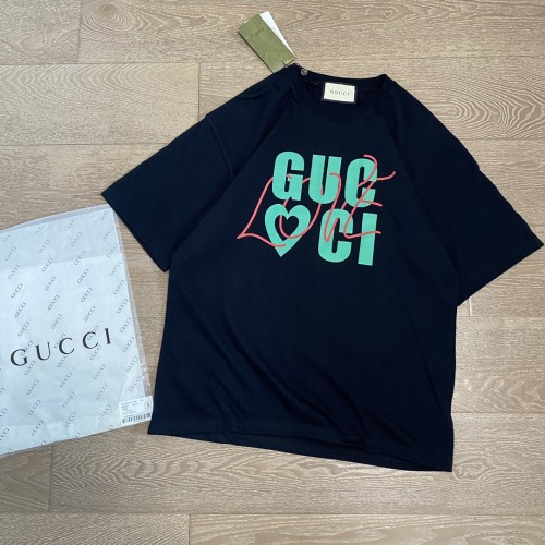 一目惚れ♪ グッチ コピーおすすめ 2024 ss新作カップル丸首カジュアル男女半袖Tシャツ2色