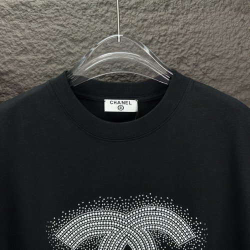 新作 シャネル スーパーコピー 2024新型重工業ドリルロゴカップル用半袖Tシャツ