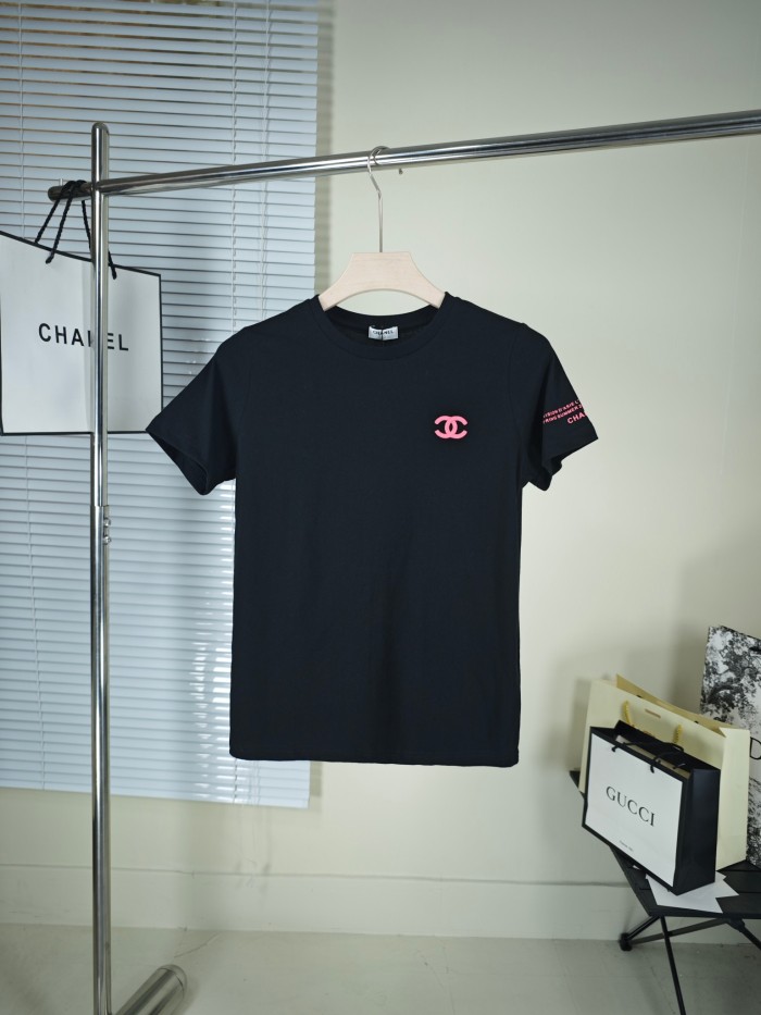 使い勝手良し シャネル 激安偽物 2024新シーズン婦人服ダブルC刺繍シンプルT
