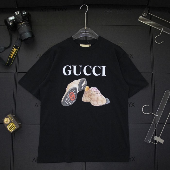 累積売上総額第１位！グッチ 激安偽物 24 SS春夏新作爆型シューズTシャツ2色