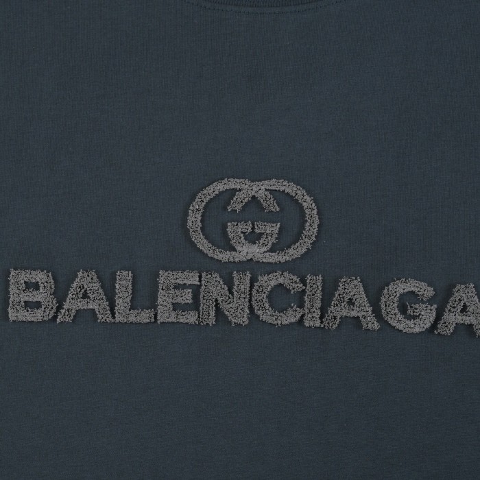 日本未入荷 グッチ コピーおすすめ ダブルGアルファベット歯ブラシ刺繍半袖Tシャツ