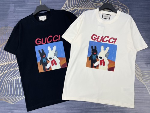 【話題商品！】グッチ 激安偽物 2024春夏新作カラーカートゥーンプリントラウンドネック半袖Tシャツ2色