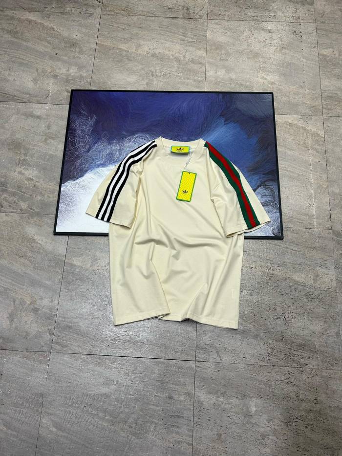 新作 グッチ 偽物通販 純綿半袖Tシャツ2色