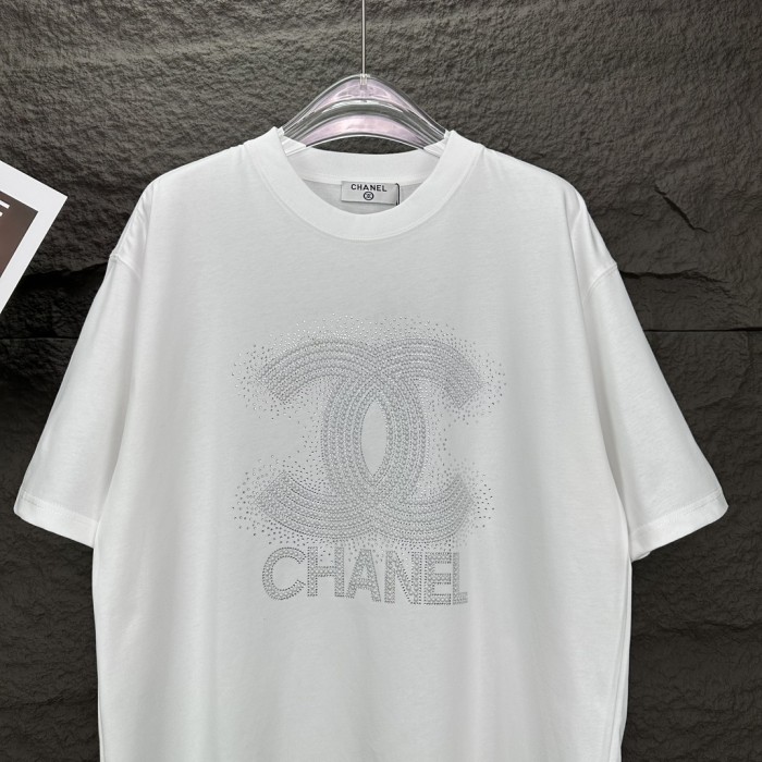 超奇跡の入荷☆ シャネル n級品 2024新型重工業ドリルロゴカップル用半袖Tシャツ