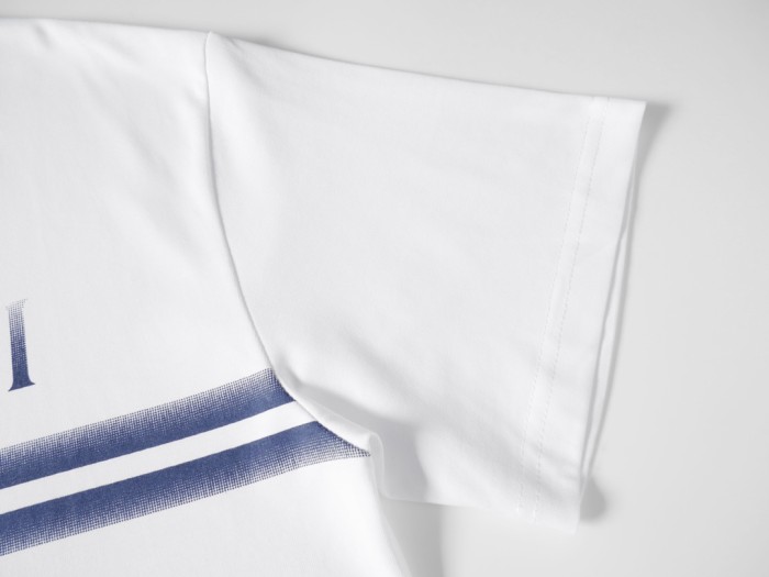 【話題商品！】 グッチ n級品 グラデーションロゴアルファベットプリント半袖Tシャツ