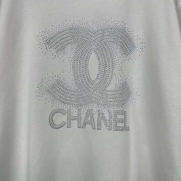 超奇跡の入荷☆ シャネル n級品 2024新型重工業ドリルロゴカップル用半袖Tシャツ
