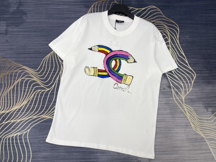 稀少 シャネル 激安通販 2024春夏新作プリントロゴラウンドネック半袖Tシャツ2色
