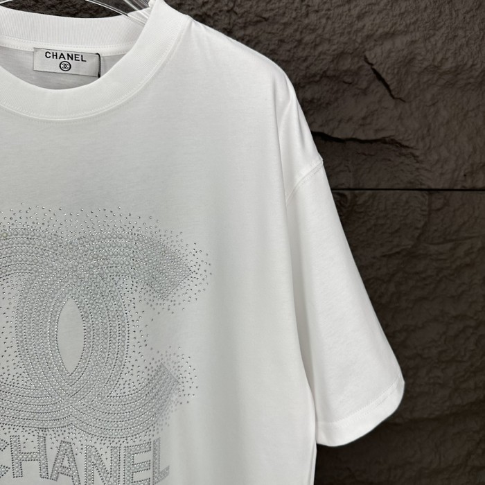 超奇跡の入荷☆ シャネル n級品 2024新型重工業ドリルロゴカップル用半袖Tシャツ