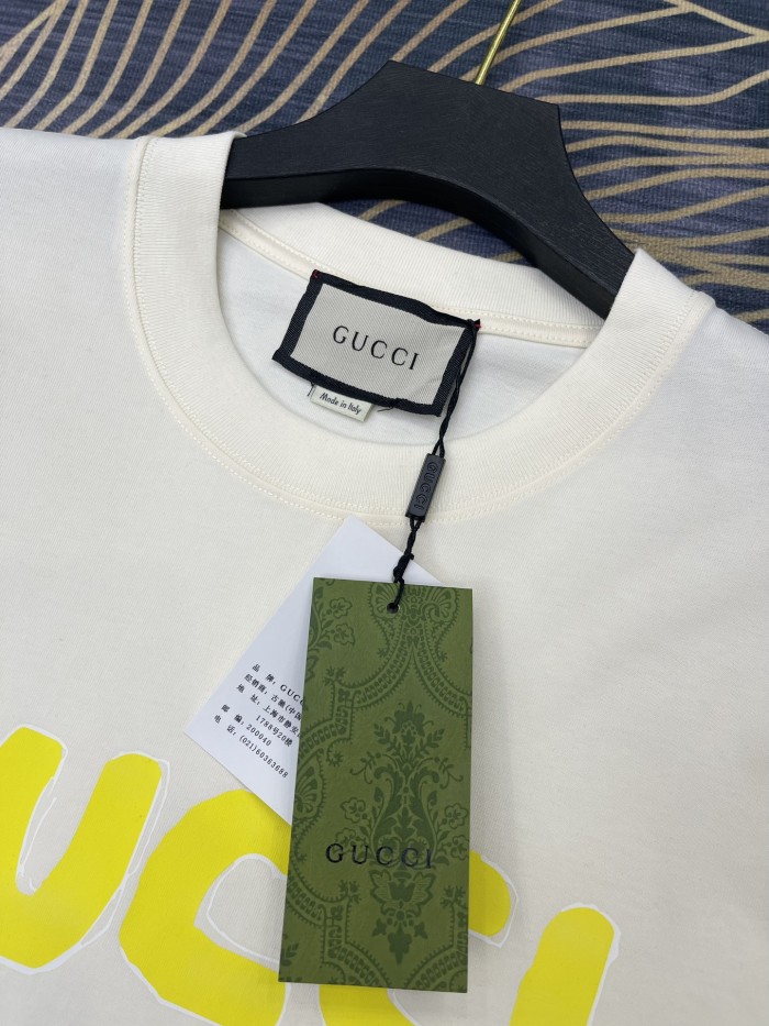 日本未入荷 グッチ n級品 2024春夏新作カラープリントラウンドネック半袖Tシャツ