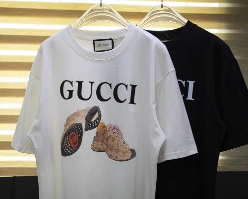 累積売上総額第１位！グッチ 激安偽物 24 SS春夏新作爆型シューズTシャツ2色