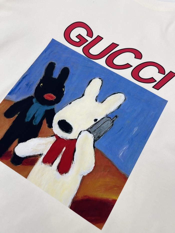 【話題商品！】グッチ 激安偽物 2024春夏新作カラーカートゥーンプリントラウンドネック半袖Tシャツ2色