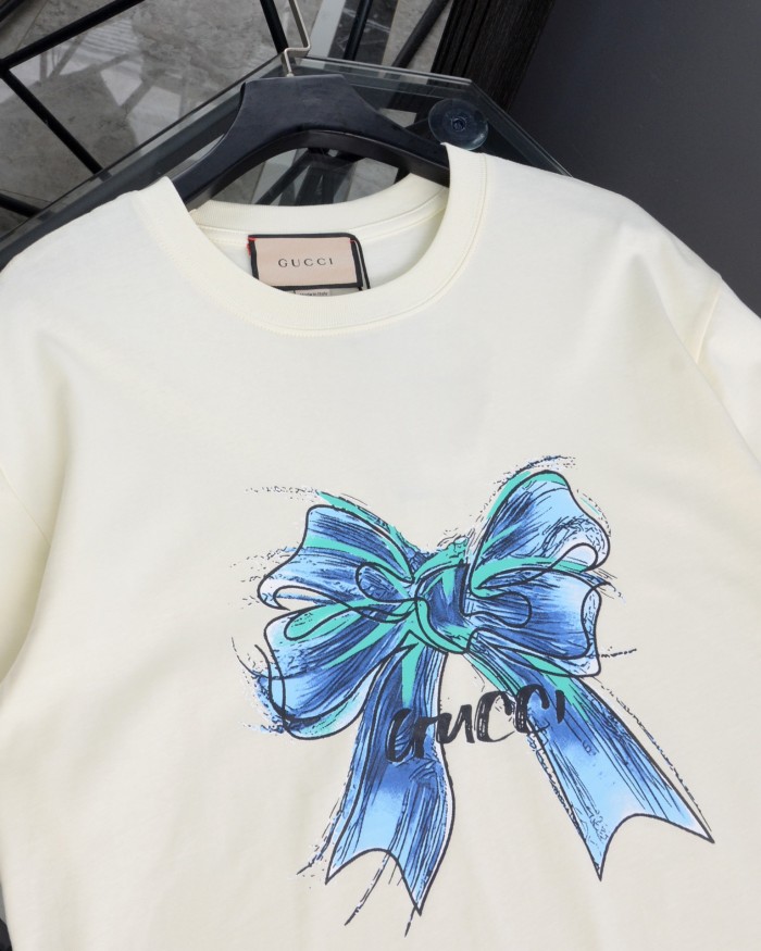 【限定】 グッチ スーパーコピー 前後アルファベットロゴプリントラウンドネック半袖Tシャツ