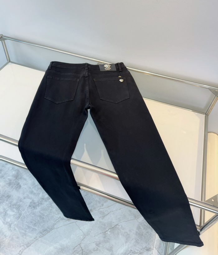 日本未入荷 ヴェルサーチ コピー クラシック黒パンツ