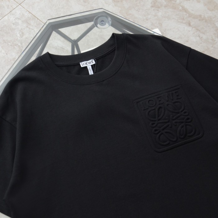 入手困難 ロエベ 激安偽物 胸元エンボスロゴカジュアル丸首半袖Tシャツ