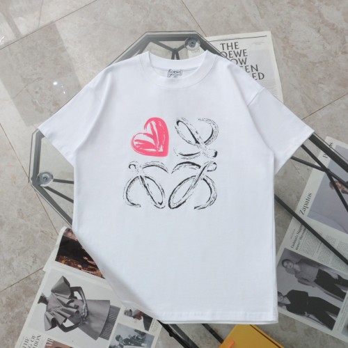 日本未入荷 ロエベ 激安偽物 ハート手描きロゴカジュアル丸首半袖Tシャツ