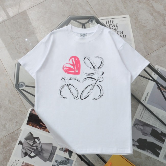 日本未入荷 ロエベ 激安偽物 ハート手描きロゴカジュアル丸首半袖Tシャツ