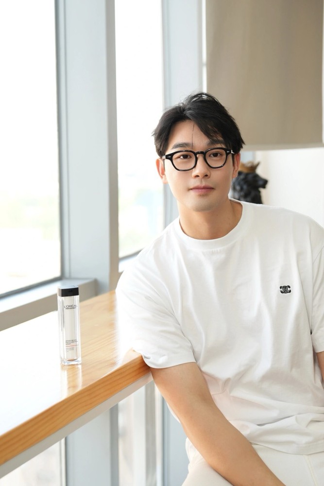 【限定】セリーヌ コピーおすすめ 24新作凱旋門丸首半袖Tシャツ2色