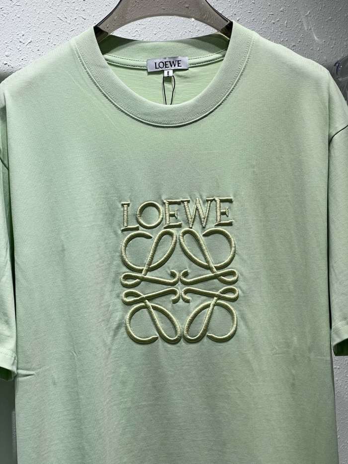 累積売上総額第１位！ロエベ 激安通販 2024春先の新型純色経典大ロゴ刺繍Tシャ