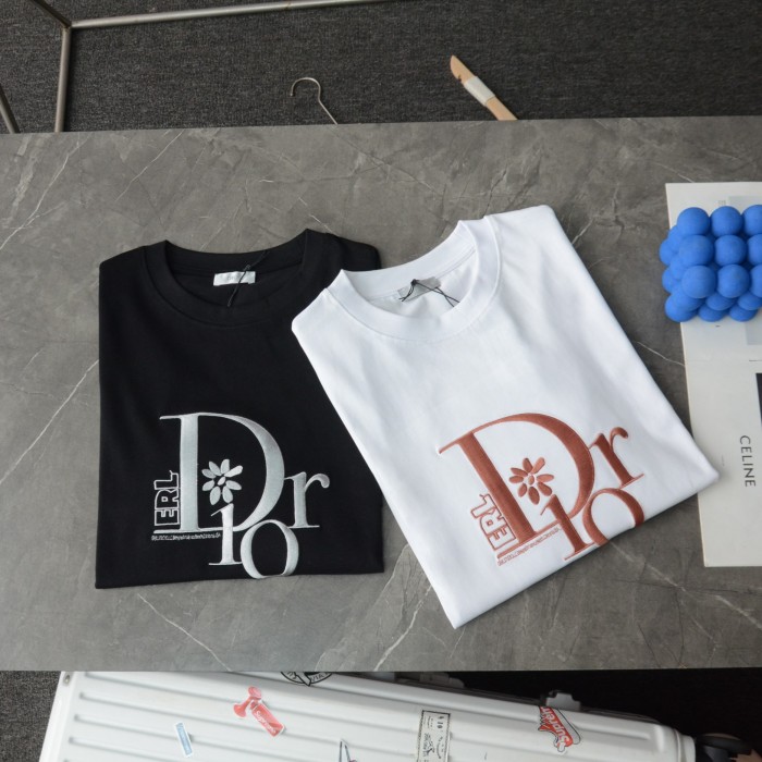 日本未入荷 ディオール 激安偽物 フラワー刺繍ロゴカジュアル丸首半袖Tシャツ