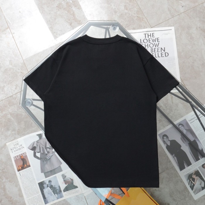 高品質ロエベ 偽物通販 レザーポケットロゴカジュアル丸首半袖Tシャツ