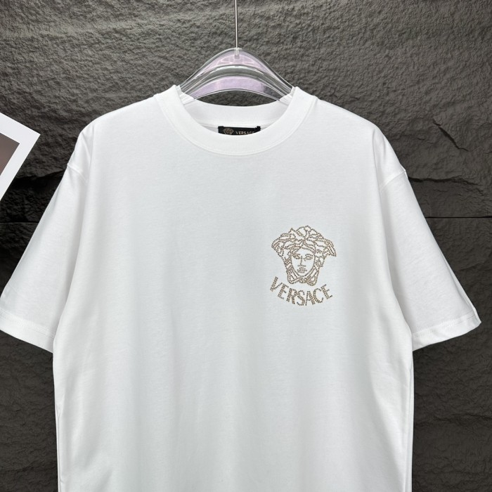 新作 ヴェルサーチ n級品 2024新作ラインストーンヘッドロゴカップル半袖Tシャツ