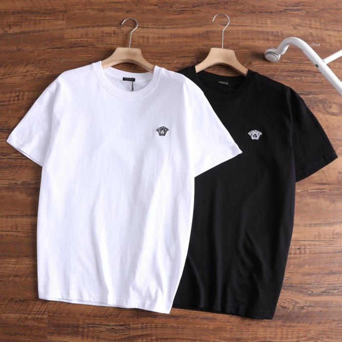 稀少 ヴェルサーチ コピーおすすめ 激安偽物 2024春夏メドゥーサ刺繍の新カウンターがラウンドネック半袖Tシャツ