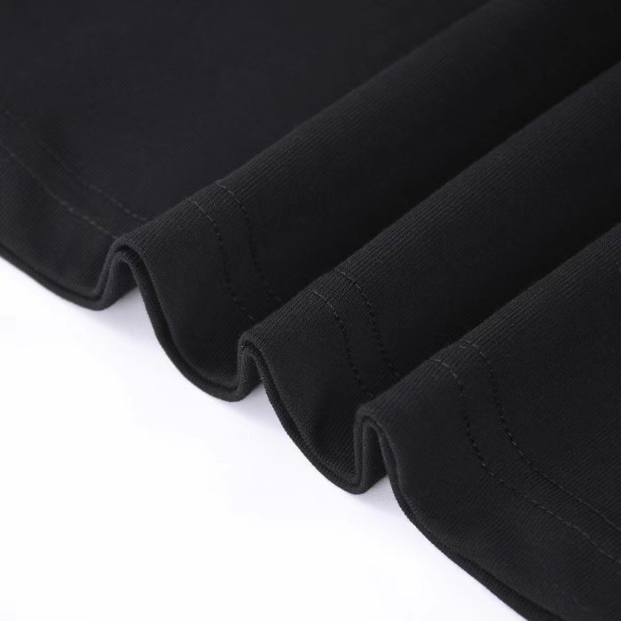追跡付 ロエベ n級品 の胸元に刺繍されたアルファベットTシャツ