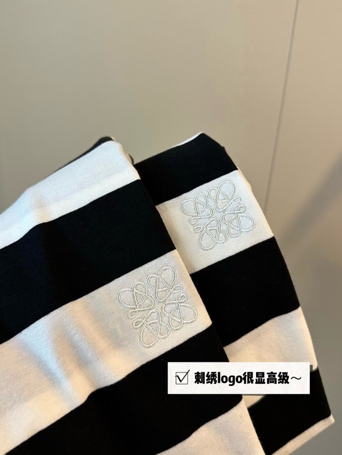 稀少 ロエベ 偽物通販 刺繍ロゴ白黒ストライプ半袖T