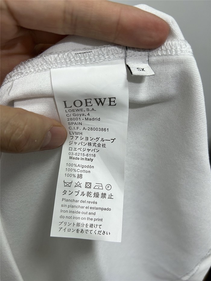 大人気 ロエベ n級品 カラー糸刺繍半袖Tシャツ