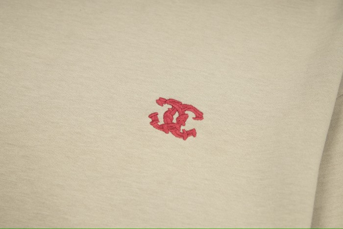 ★超人気 セリーヌ 激安偽物 24 ssロゴ刺繍半袖