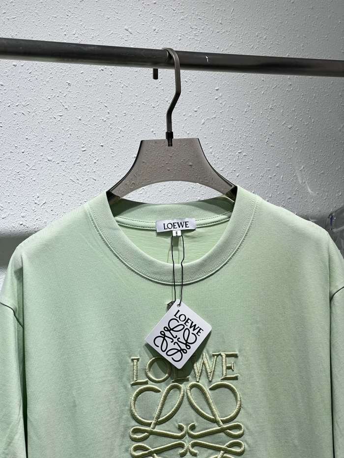 累積売上総額第１位！ロエベ 激安通販 2024春先の新型純色経典大ロゴ刺繍Tシャ