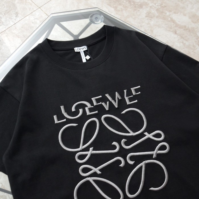 一目惚れ♪ ロエベ スーパーコピー 立体刺繍ロゴカジュアル丸首半袖Tシャツ
