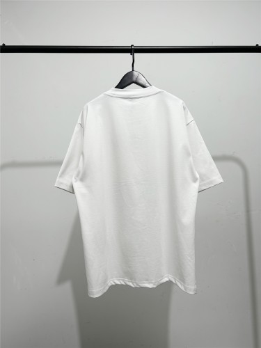 大人気 ロエベ n級品 カラー糸刺繍半袖Tシャツ