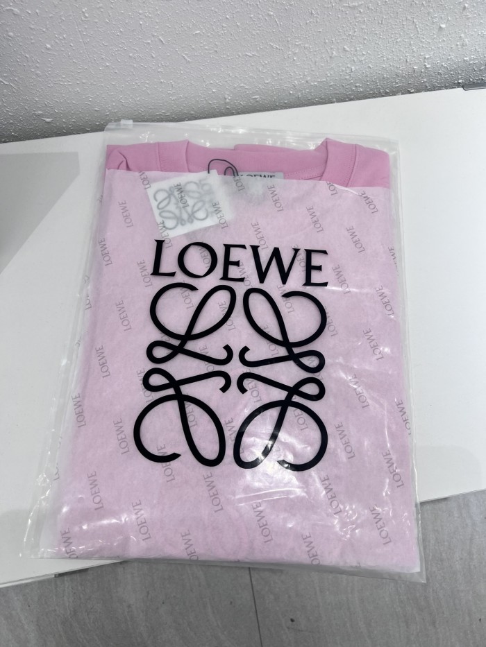 一目惚れ♪ ロエベ コピー 2024春先の新型純色経典大ロゴ刺繍Tシャ