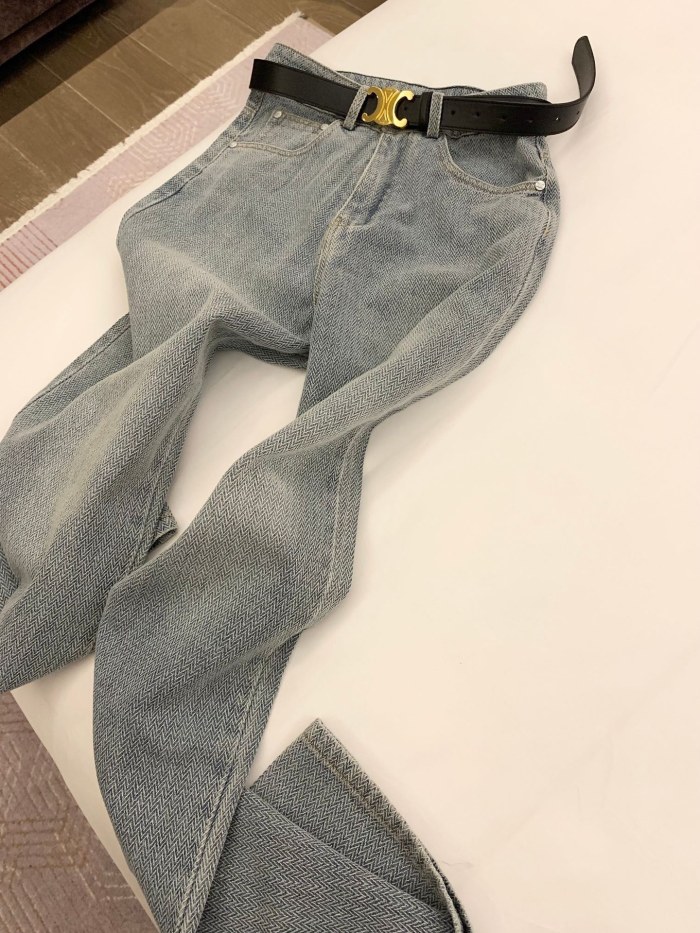 追跡付 セリーヌ 激安偽物 刺繍アルファベットジーンズ