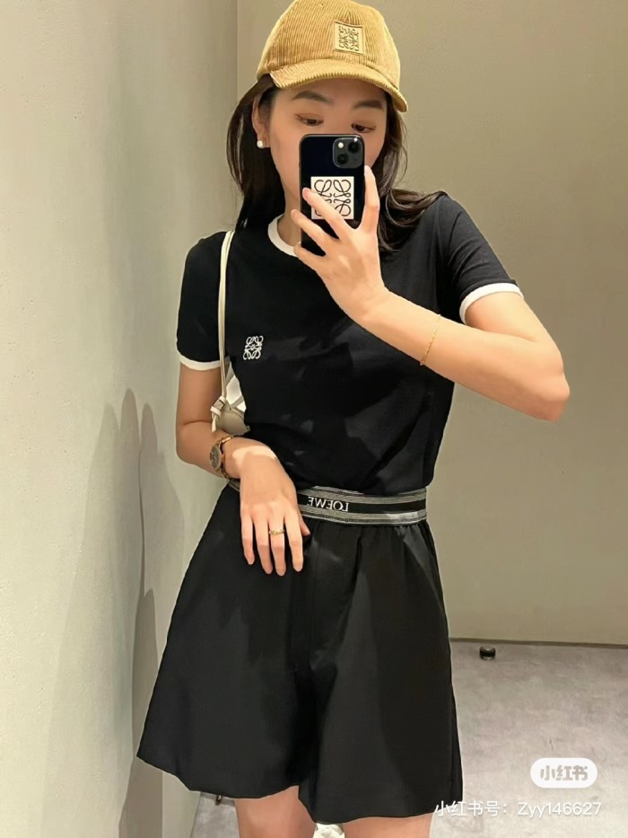 日本未入荷 ロエベ 偽物通販 24春夏新作胸元刺繍ロゴぶつけ色身だしなみ半袖Tシャツ