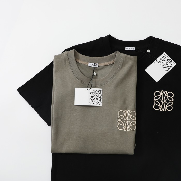 【話題商品！】ロエベ コピーおすすめ 24新作ラメ刺繍ロゴ半袖Tシャツ2色
