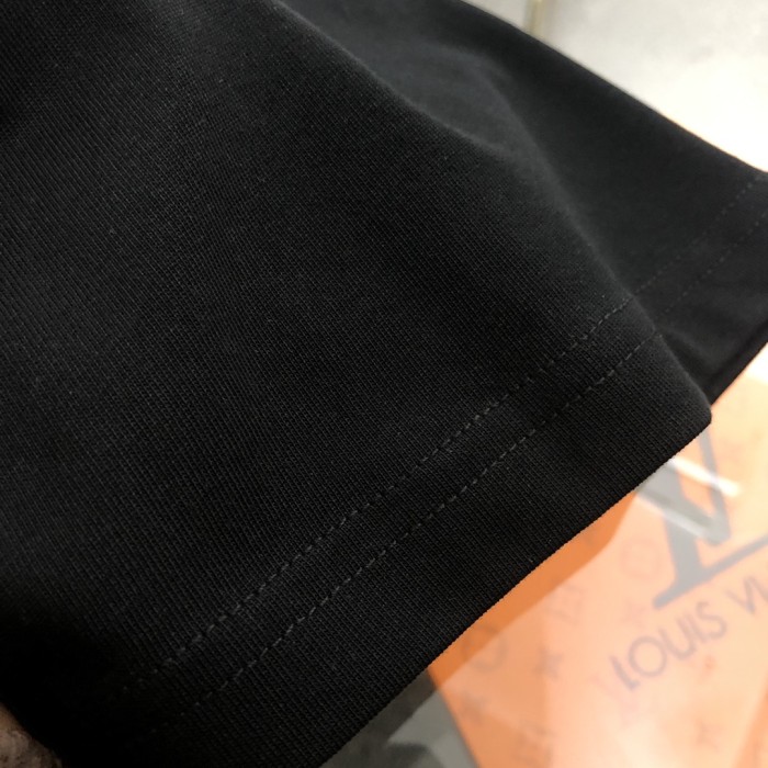 ★超人気 ロエベ コピーおすすめ ロエベ2024新作胸元プリントロゴ半袖Tシャツ