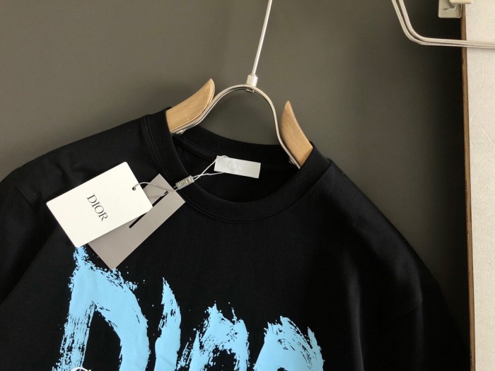 日本未入荷 ディオール n級品 2024 ss最新レザーロゴ発泡丸首半袖Tシャツ