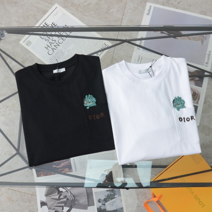 ★超人気 ディオール 激安通販 ポケットポジショニング恐竜刺繍カジュアル丸首半袖Tシャツ