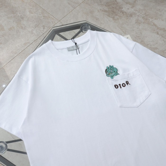 高品質 ディオール 偽物通販 ポケットポジショニング恐竜刺繍カジュアル丸首半袖Tシャツ
